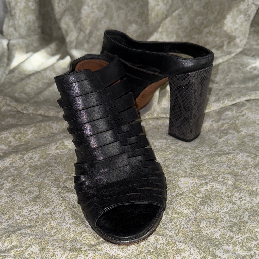 Donald J. Pliner KYISP Black Cutout Textured Mules